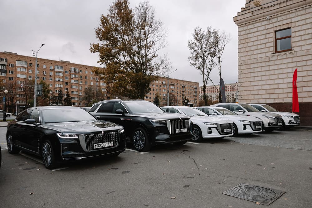 ПРЕМИАЛЬНЫЙ АВТОМОБИЛЬНЫЙ БРЕНД HONGQI СТАНОВИТСЯ БЛИЖЕ К РОССИЙСКИМ КЛИЕНТАМ